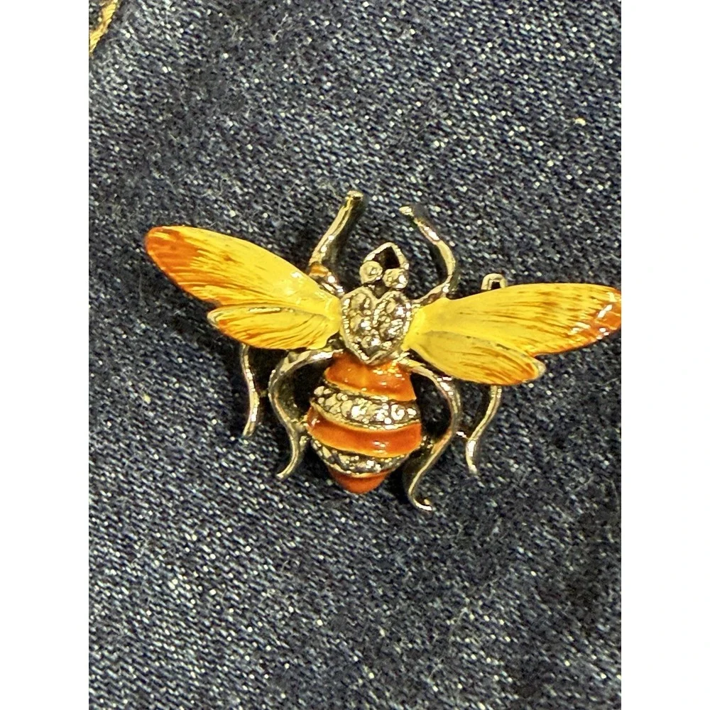 N/A whimsical bee